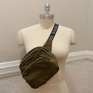 Baggu Double Pocket Fanny Bum Bag - Olive Green 100% Recycled Nylon